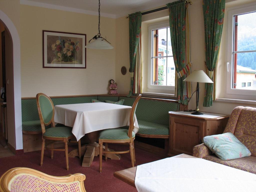 Hotel Triendlhof Zöblen Habitación foto